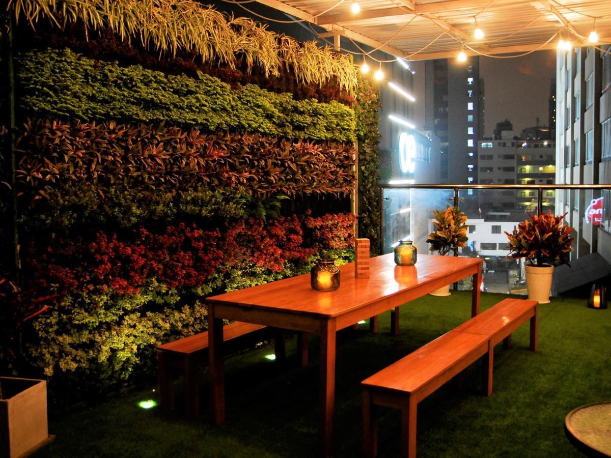 Alpes Lima Kennedy Hostel Екстер'єр фото